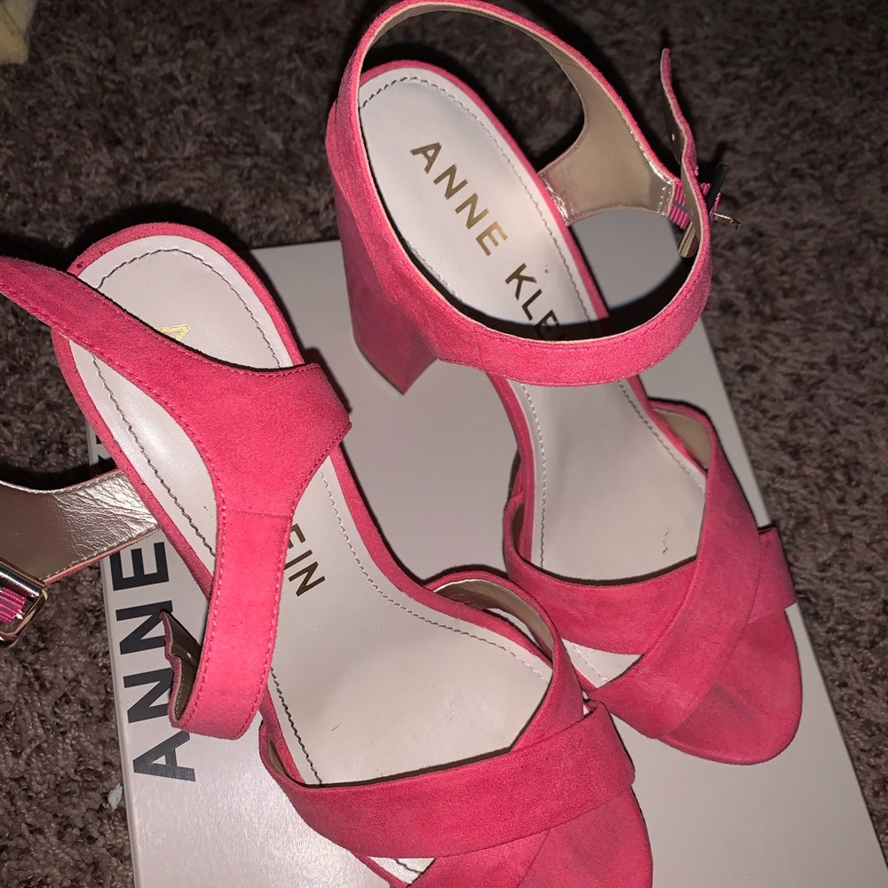 Heels - Picture 4 of 5